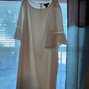 Jessica Howard white bell sleeves size 22w sheath dress